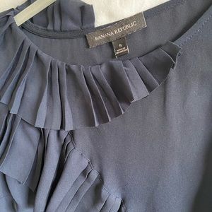 Banana Republic top with pleats. S